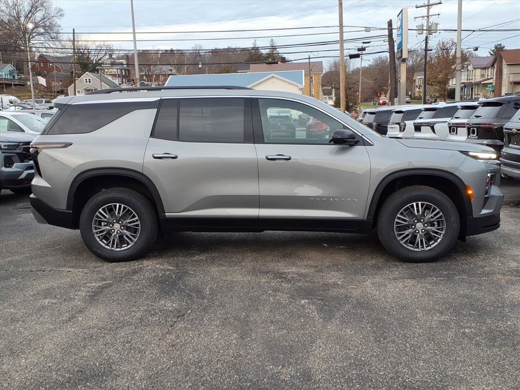 2026 Chevrolet Traverse photo 2