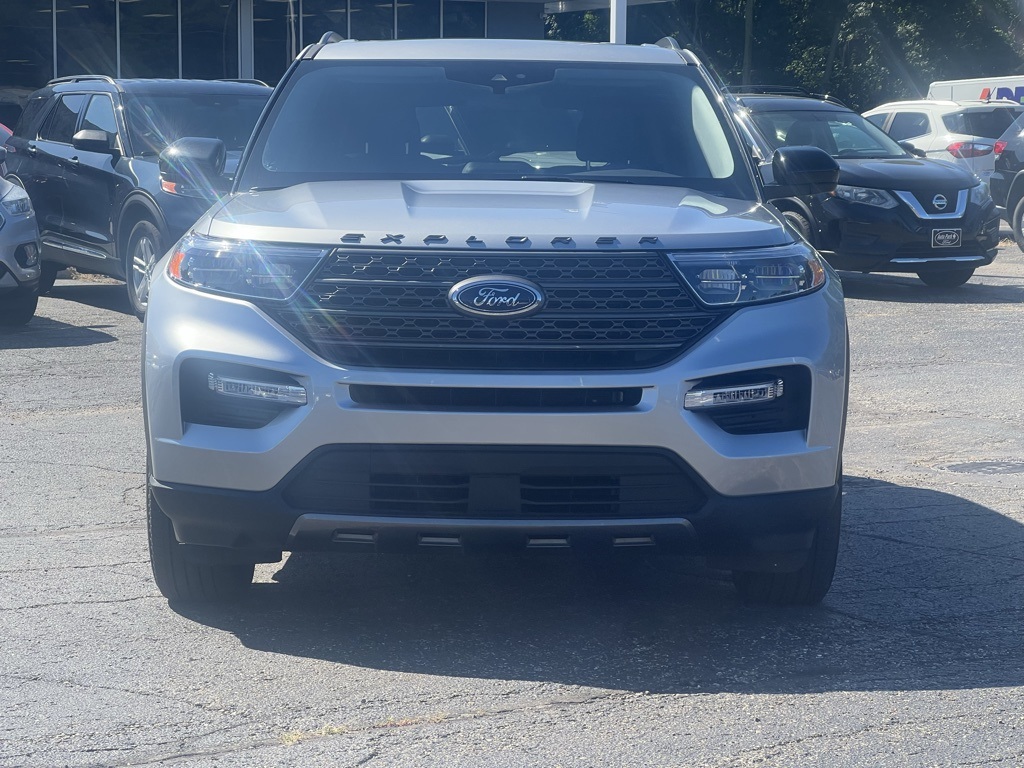 2022 Ford Explorer XLT photo 2