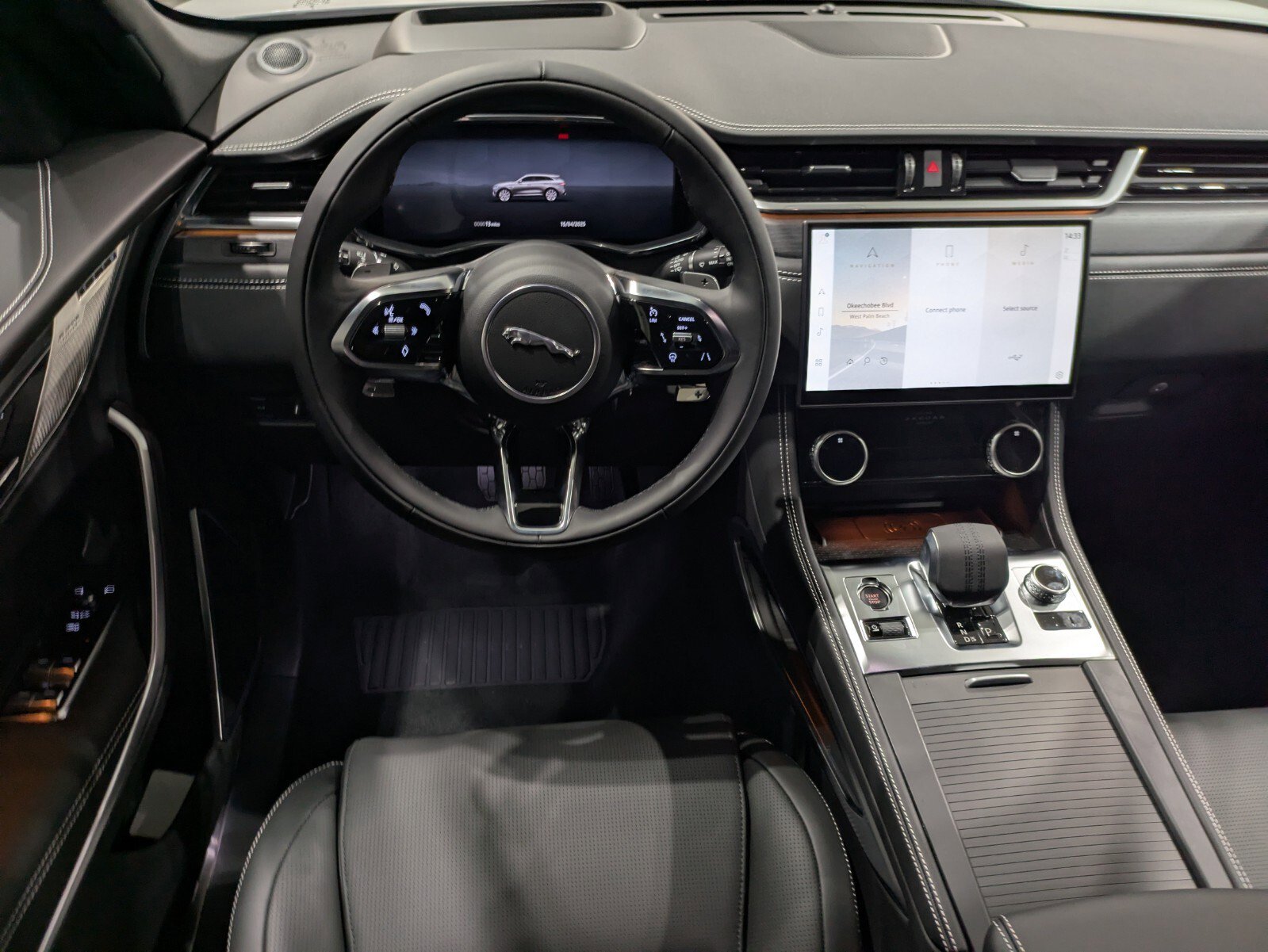 2026 Jaguar F-PACE P250 R-Dynamic S photo 9