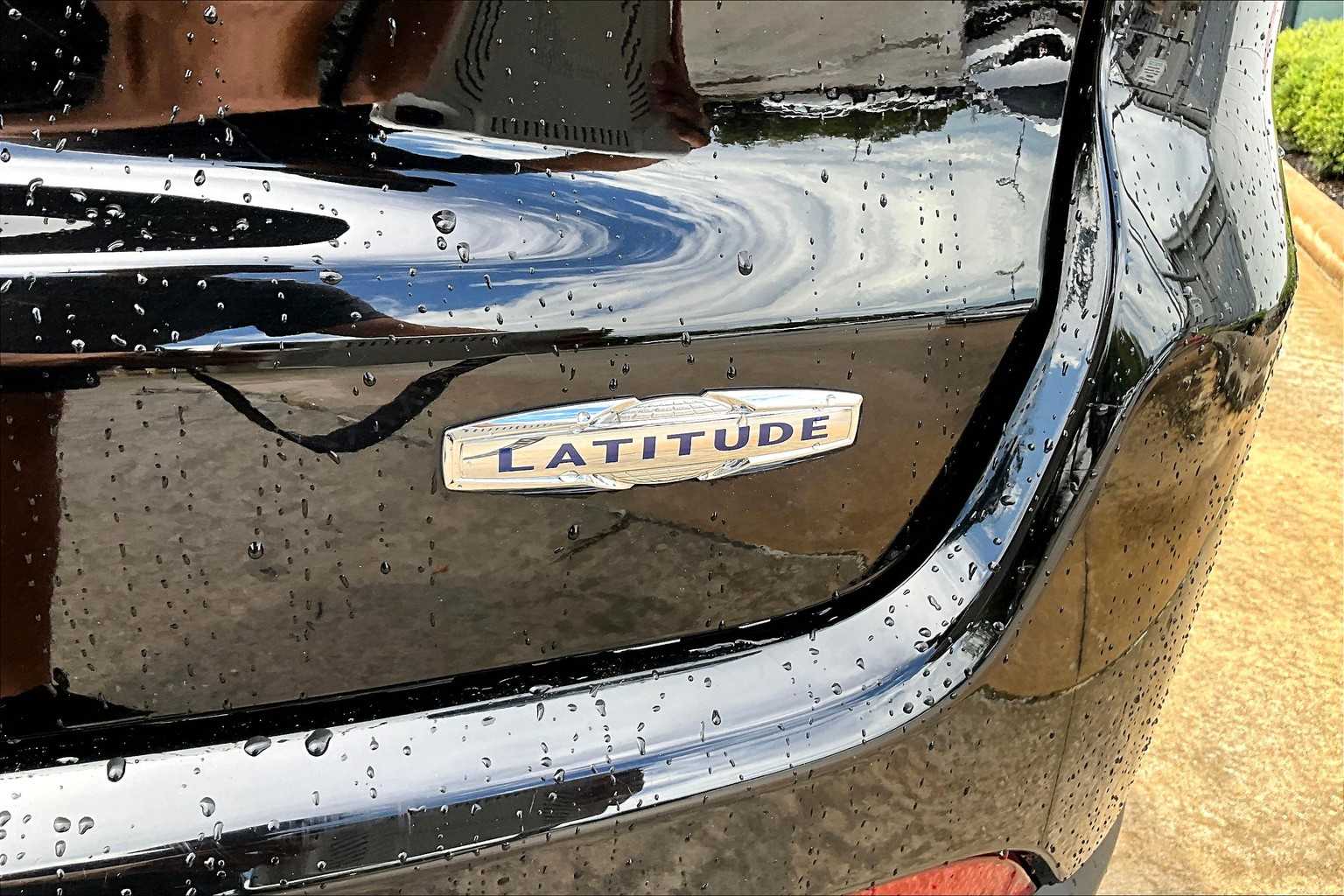 2022 Jeep Compass Latitude photo 25