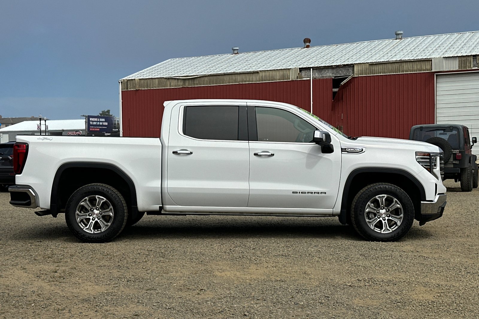 2024 Gmc Sierra 1500 SLT photo 2