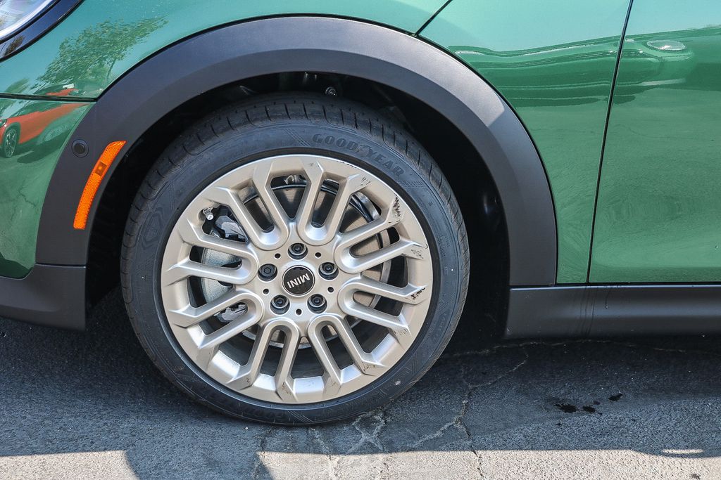 2025 Mini Cooper 2 Door Hardtop Signature photo 10