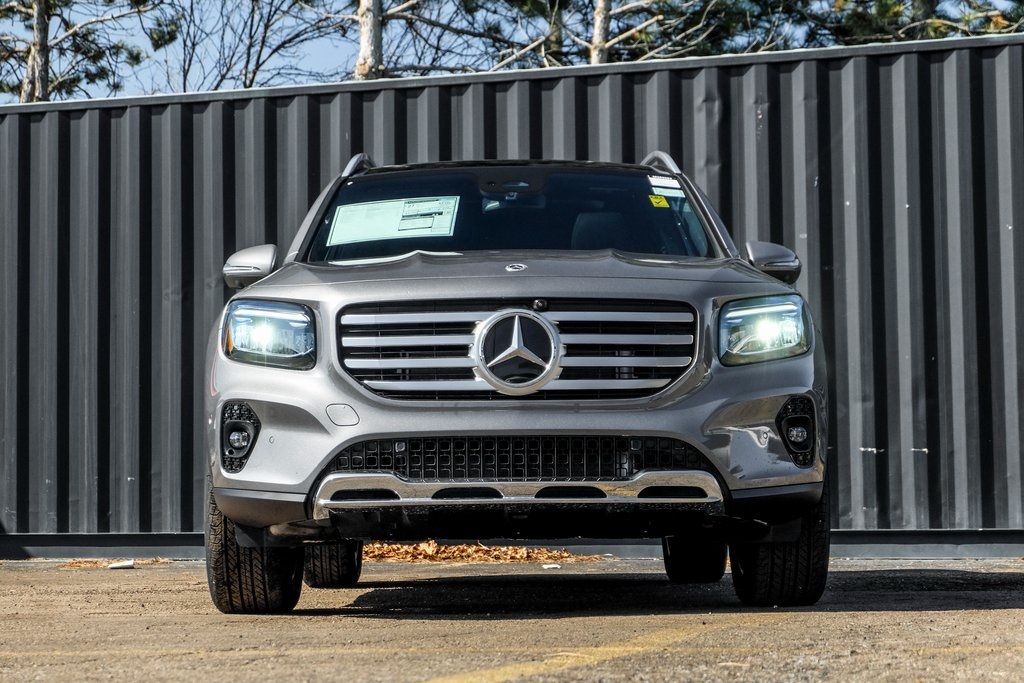 2025 Mercedes Benz GLB 250 4MATIC photo 4