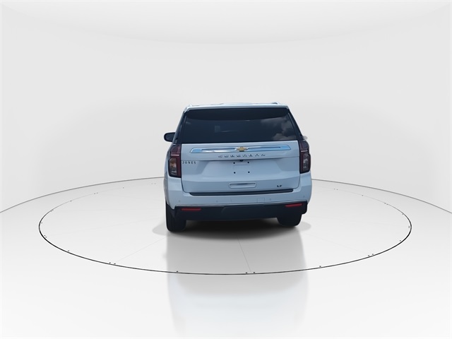 2024 Chevrolet Suburban LT photo 4
