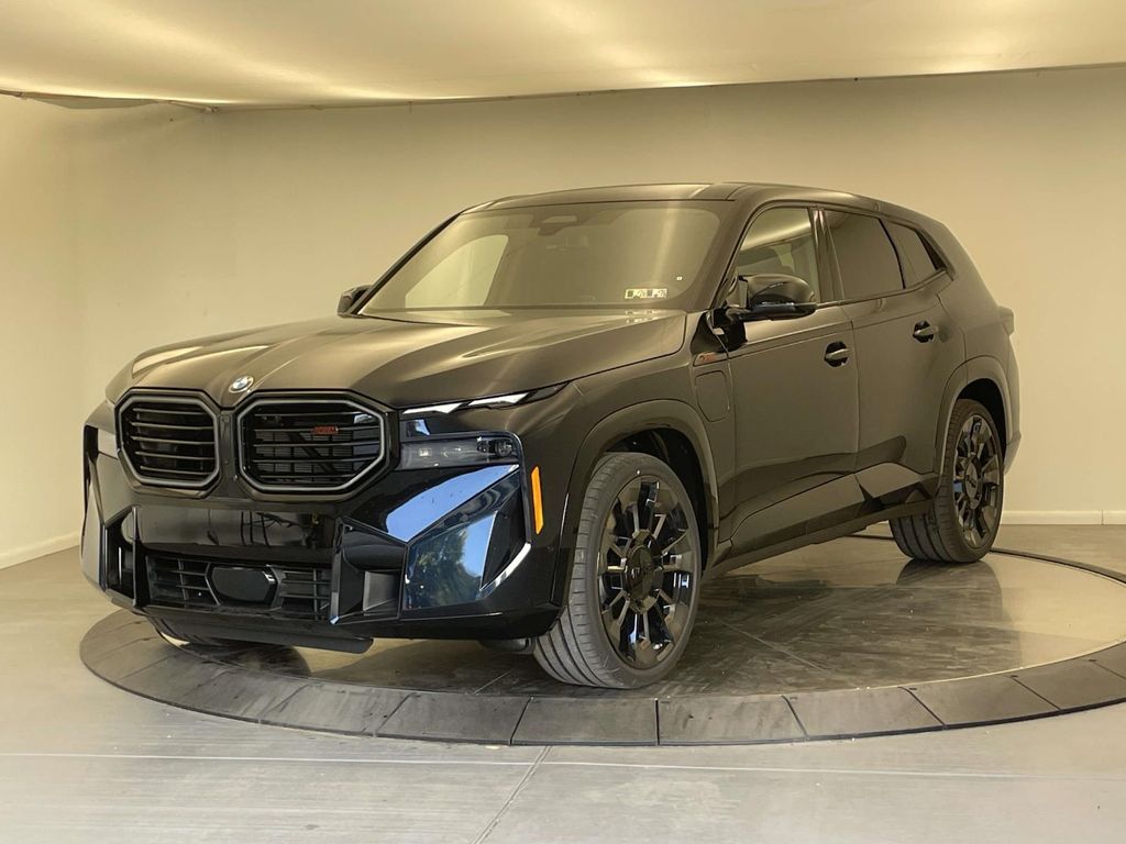 2026 BMW XM Base's photo