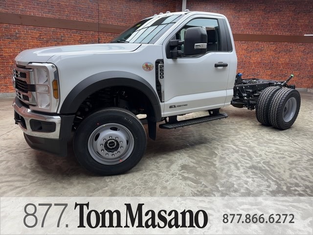 2025 Ford F-600 Super Duty Chassis Cab XL's photo