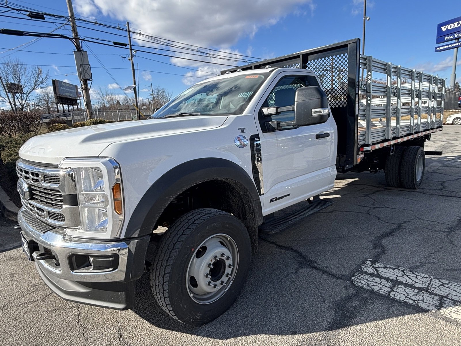 2024 Ford F-600 photo 2