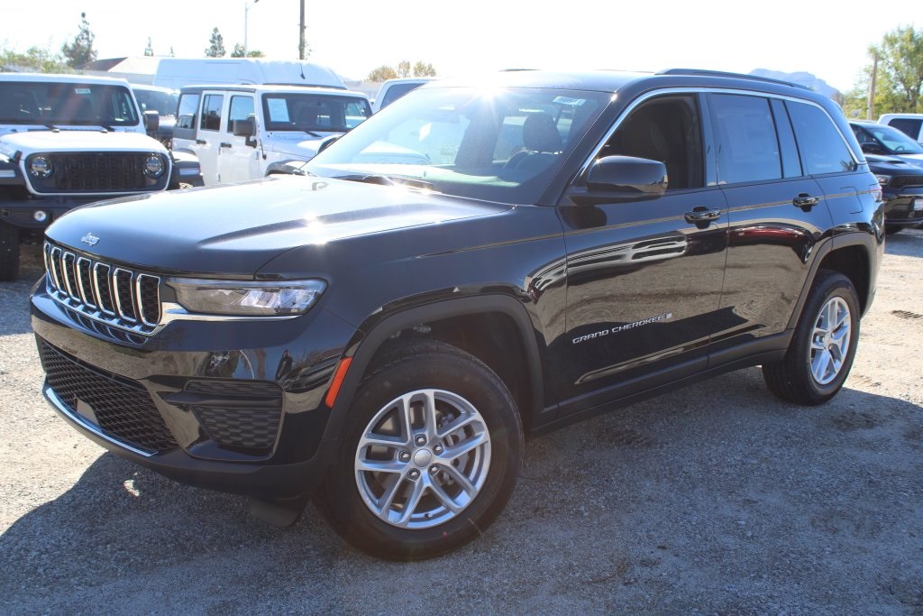 2025 Jeep Grand Cherokee Laredo's photo