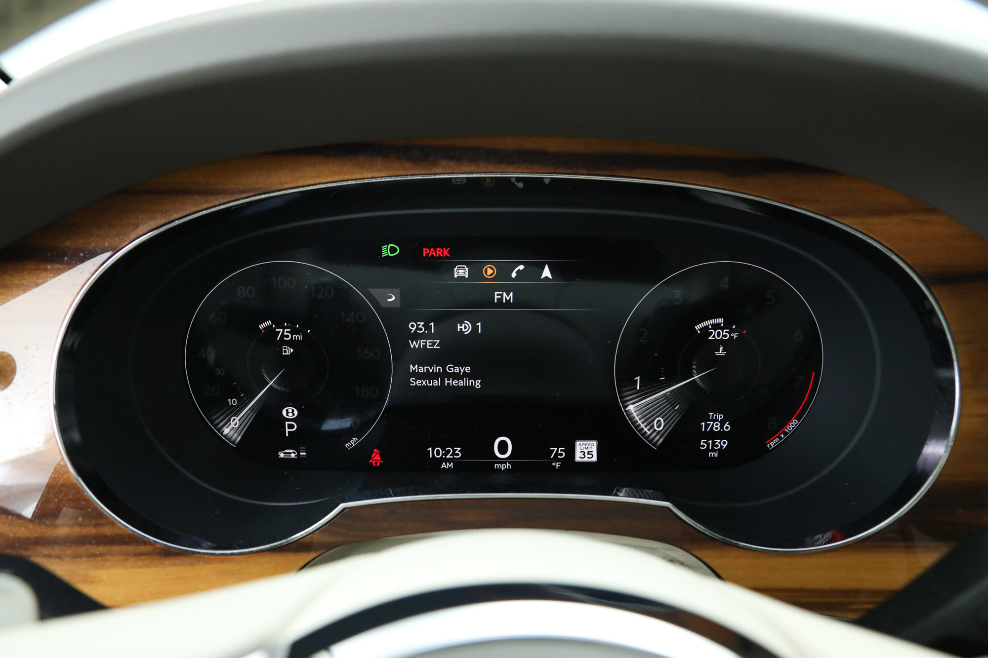 2022 Bentley Bentayga V8 First Edition photo 26