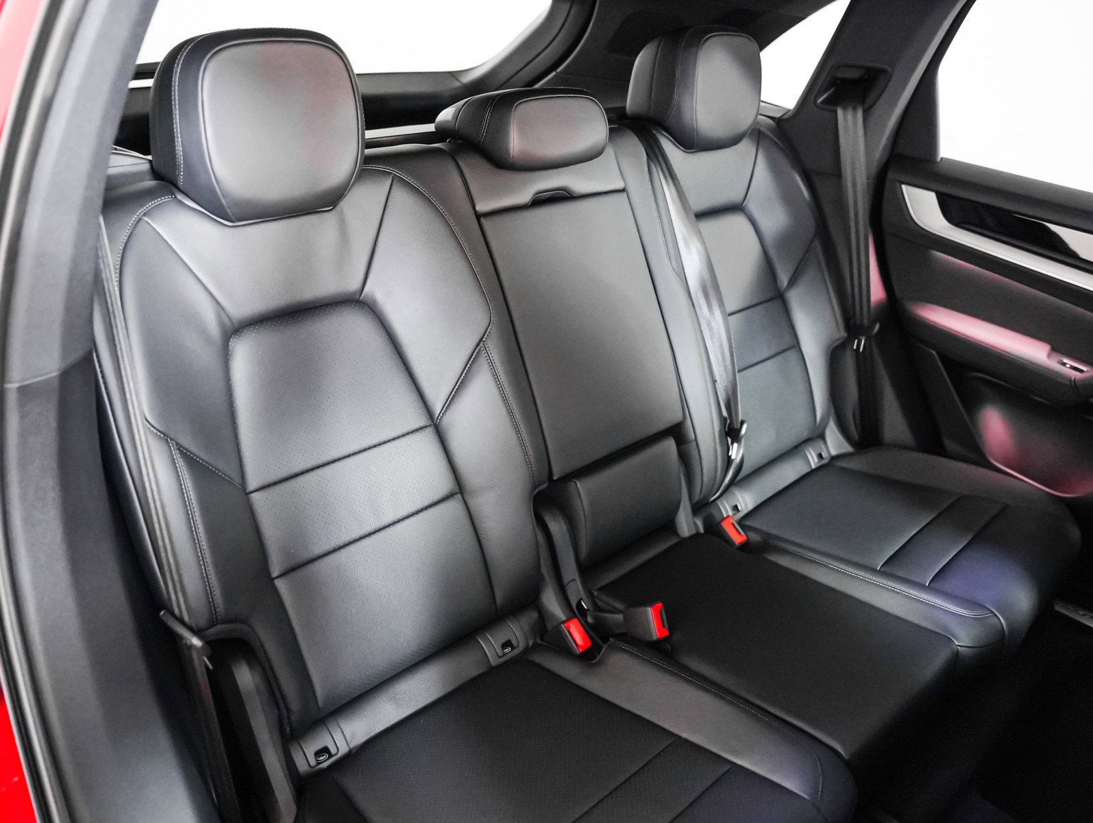 2025 Porsche Cayenne photo 6