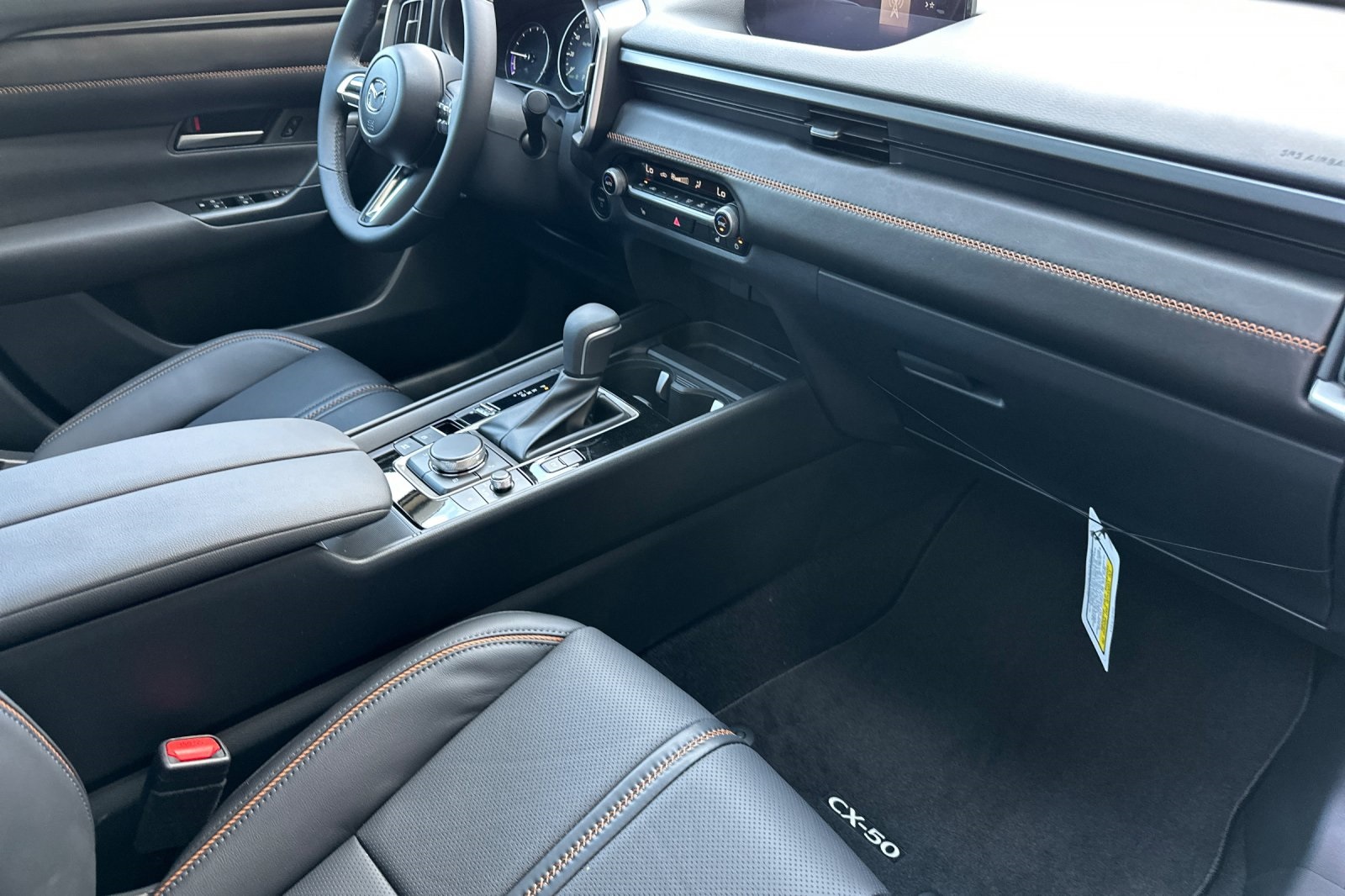 2025 Mazda CX-50 Premium photo 13