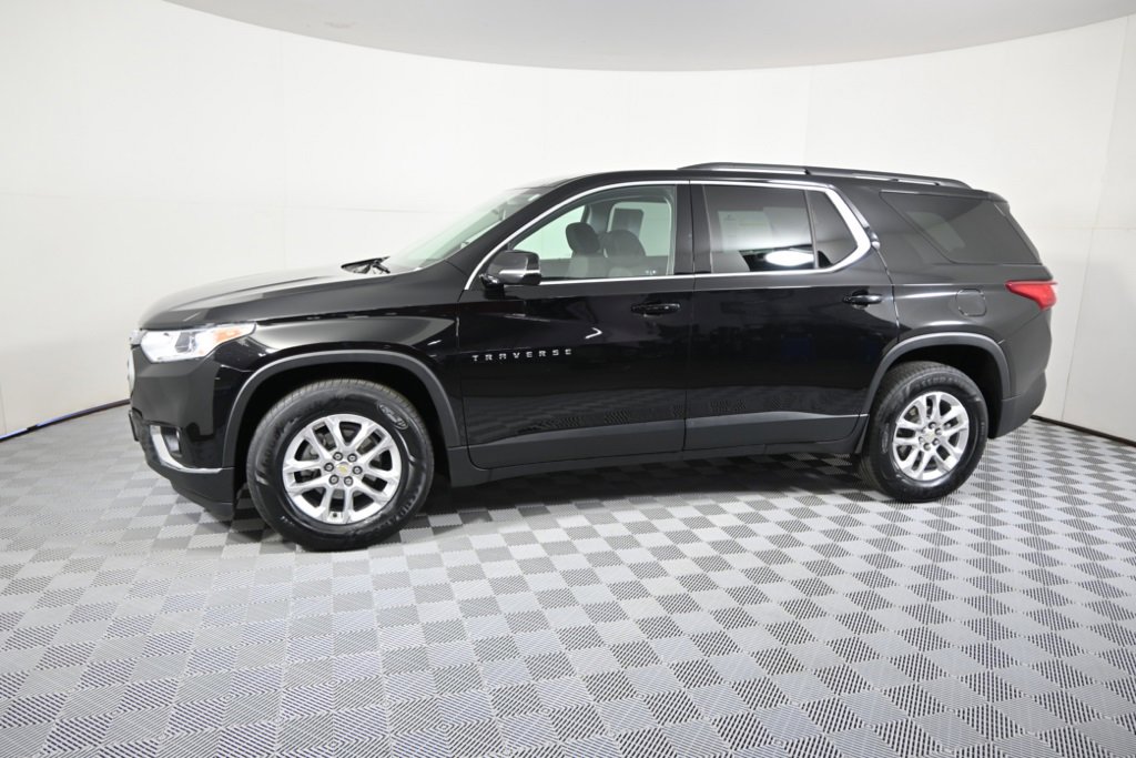 Used 2019 Chevrolet Traverse 1LT with VIN 1GNEVGKW9KJ282371 for sale in Forest Lake, Minnesota