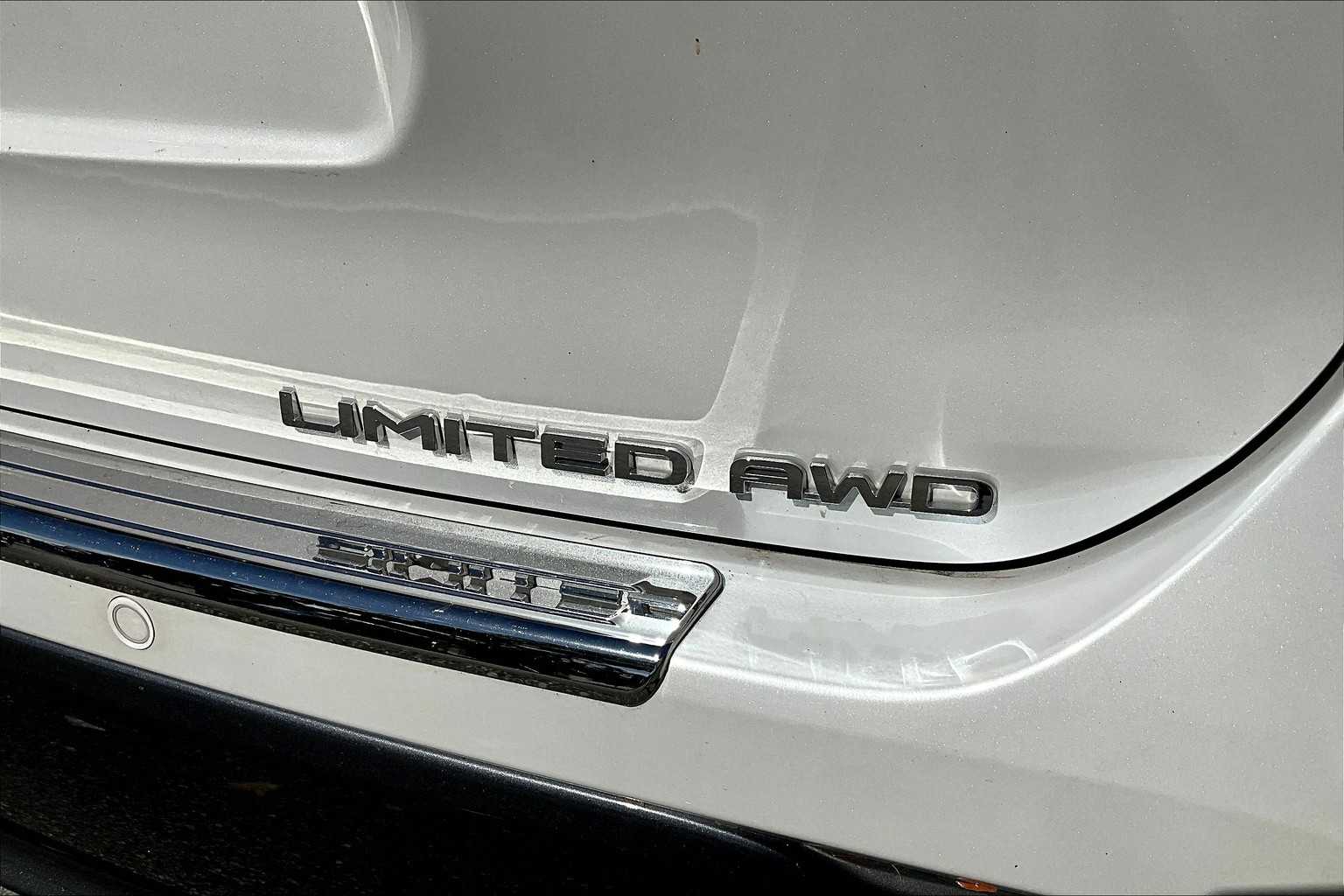 2024 Toyota Highlander Limited photo 9