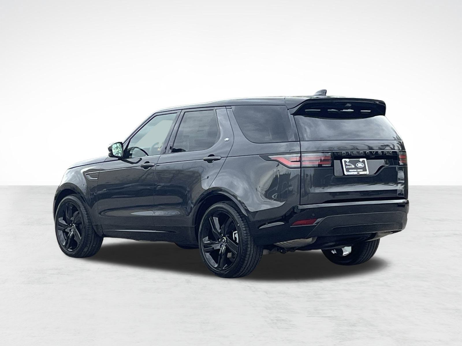 2025 Land Rover Discovery SE photo 3