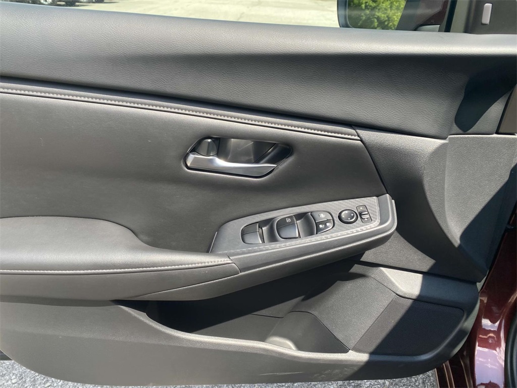 2023 Nissan Sentra SV photo 14