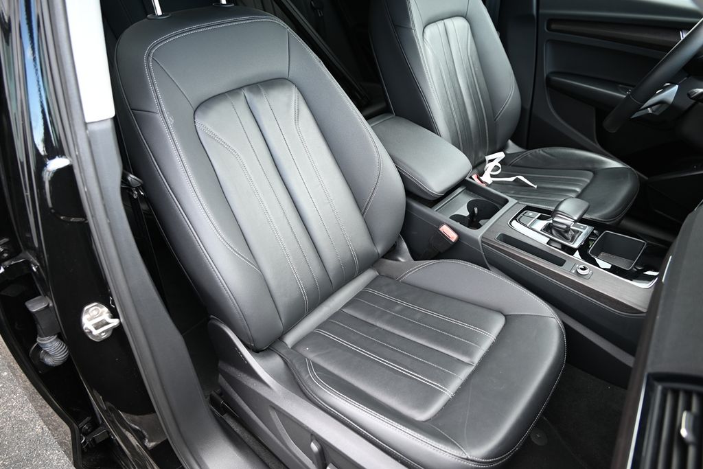 2023 Audi Q5 45 S line Premium photo 6
