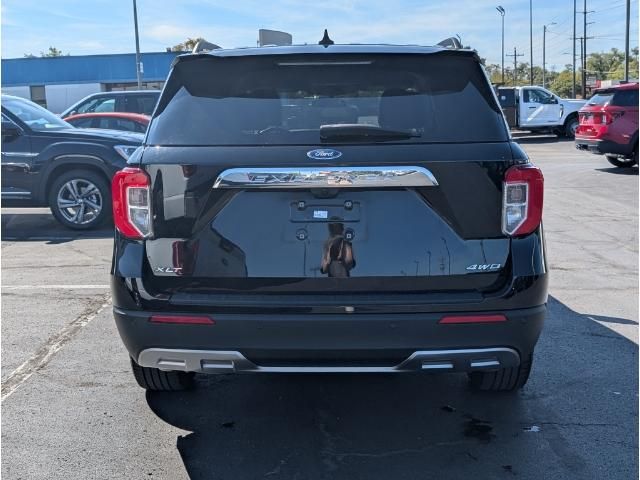 2023 Ford Explorer XLT photo 7