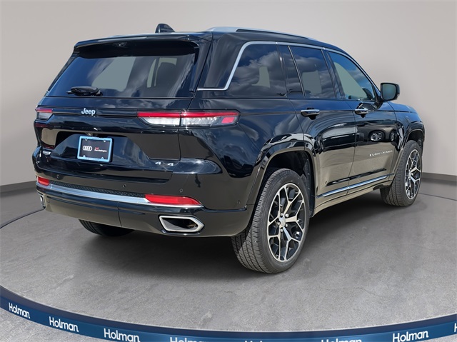 2022 Jeep Grand Cherokee Summit Reserve photo 4