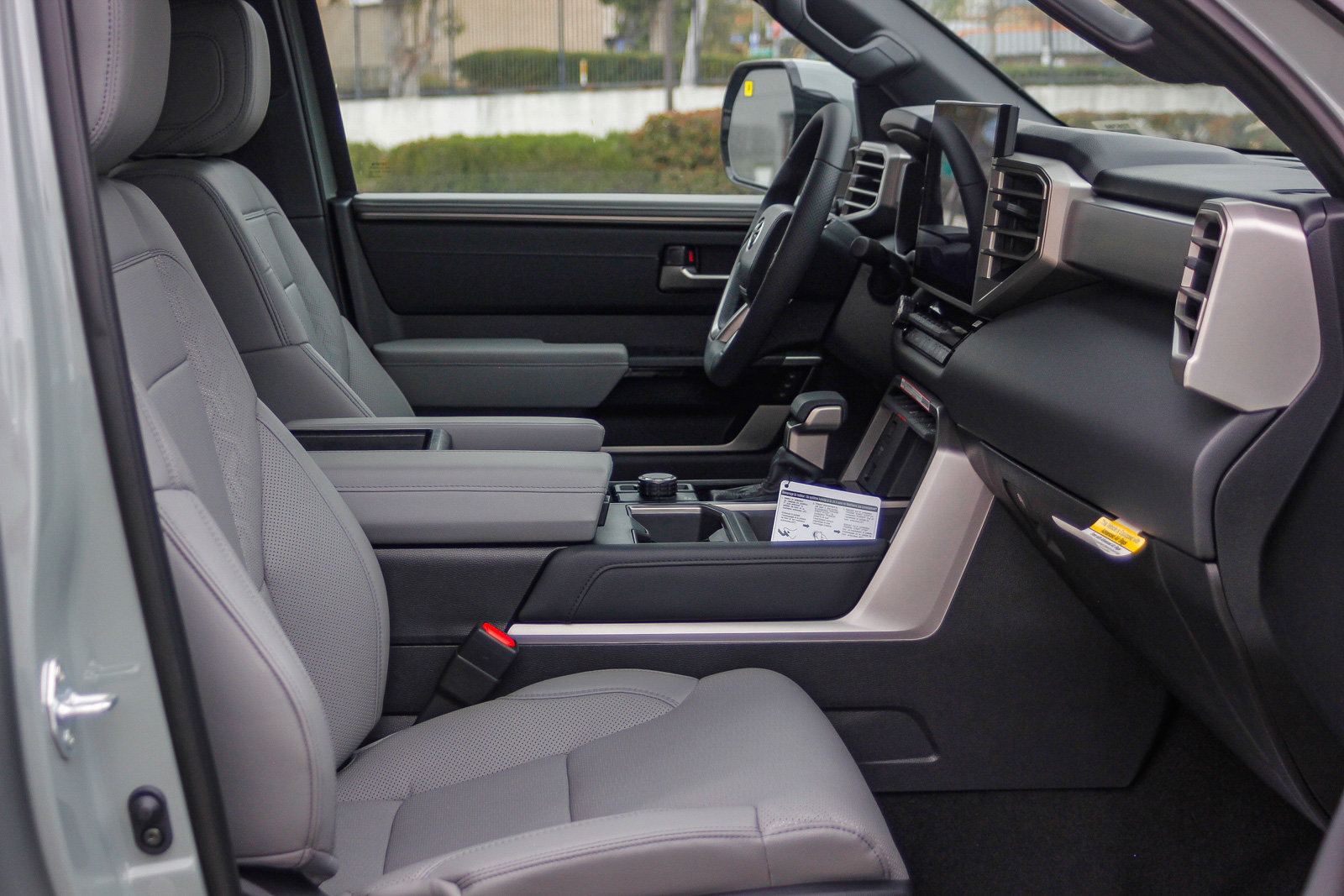 2025 Toyota Tundra Limited photo 16