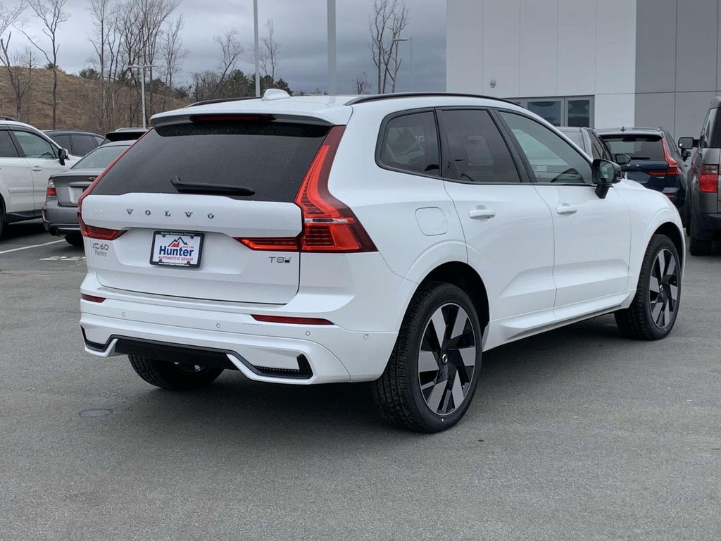 2025 Volvo XC60 T8 Plus photo 5