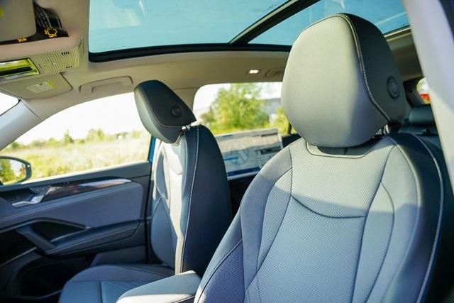 2025 Volkswagen Tiguan SE photo 9