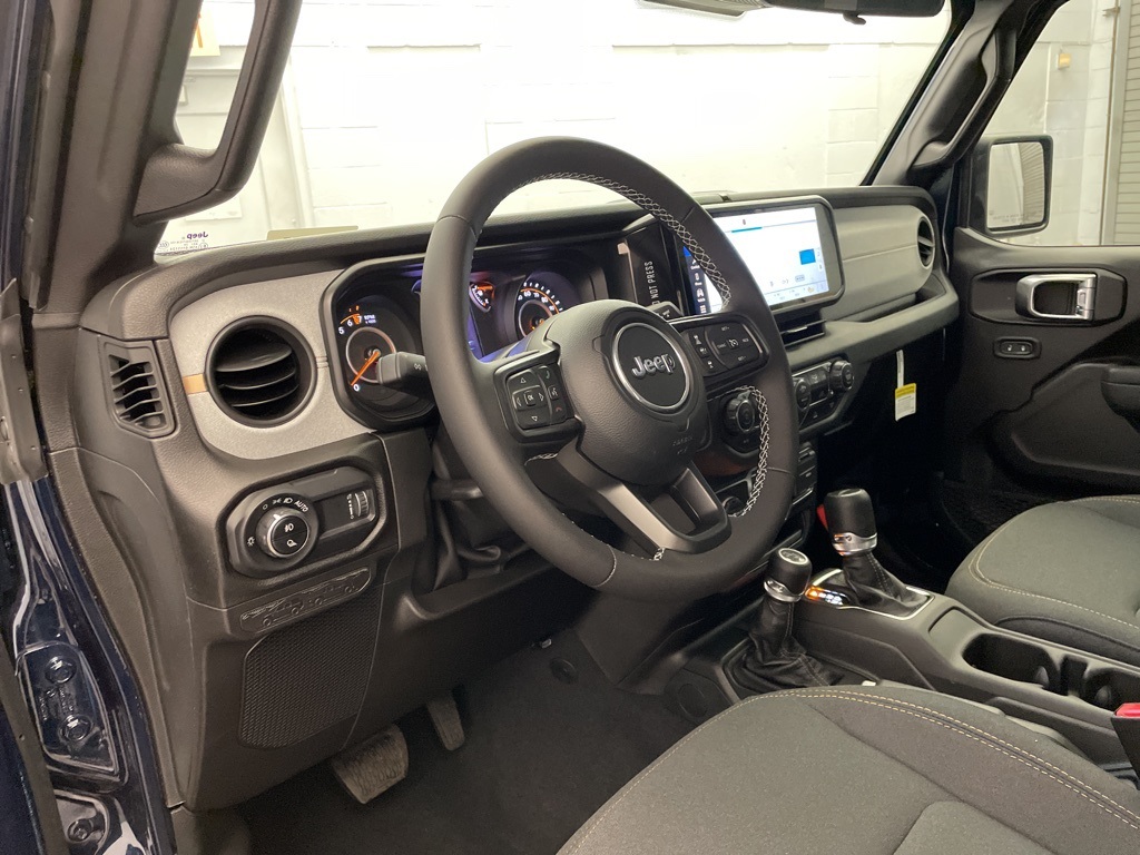 2025 Jeep Gladiator Sport S photo 10