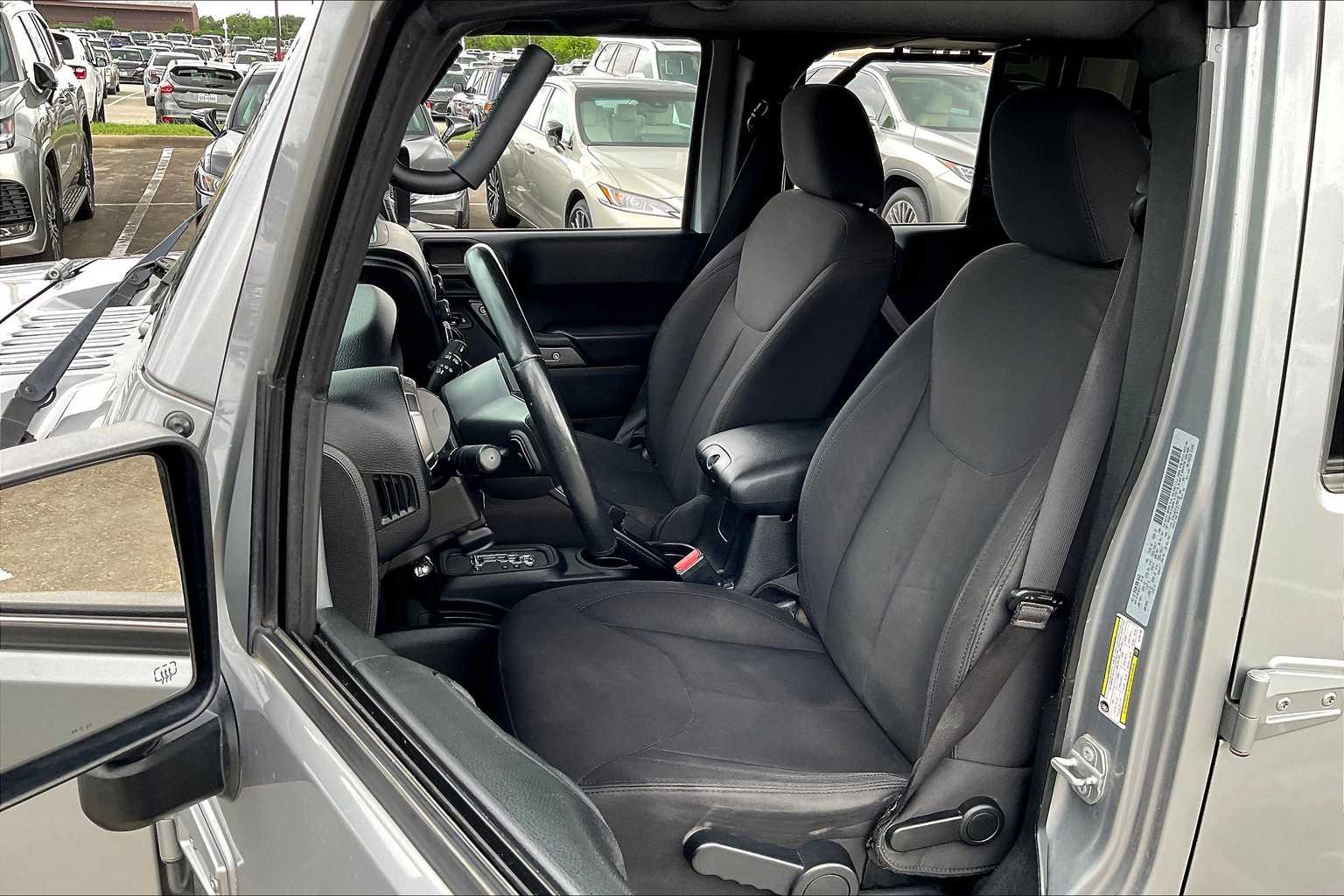2018 Jeep Wrangler Unlimited Sport S photo 6