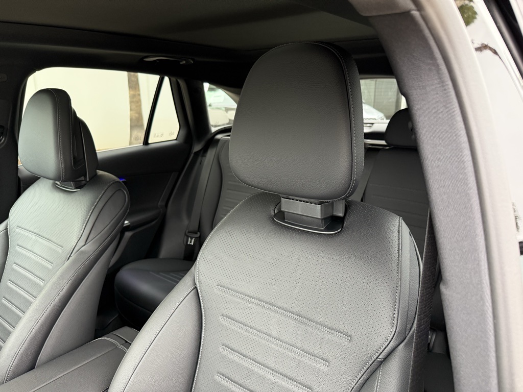 2026 Mercedes Benz GLC 300 photo 3