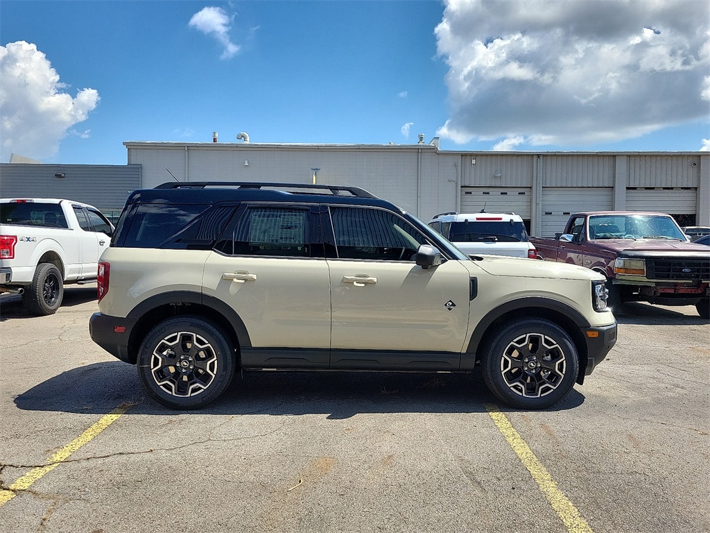 2025 Ford Bronco Sport Outer Banks photo 6