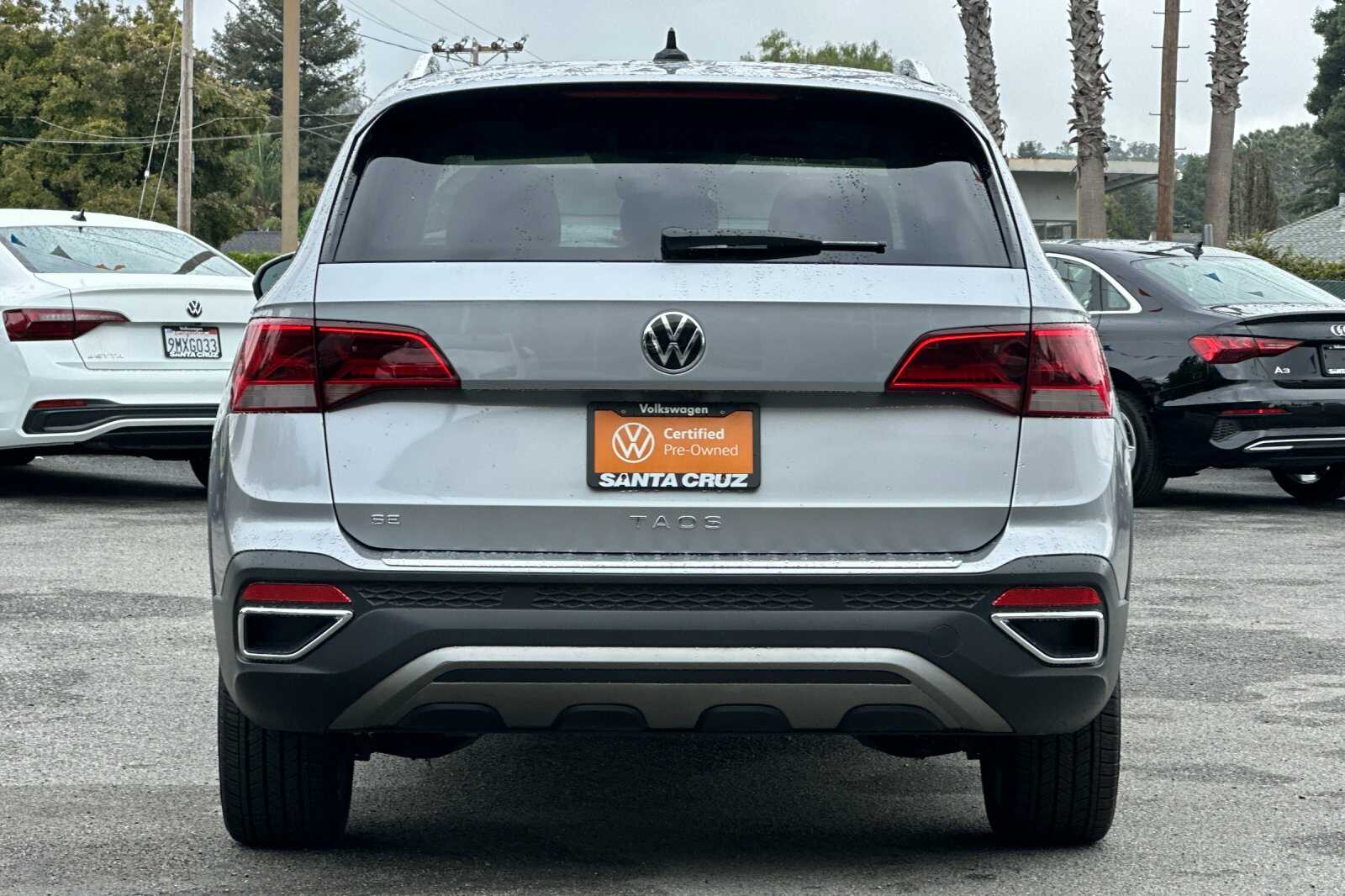 2023 Volkswagen Taos SE photo 3