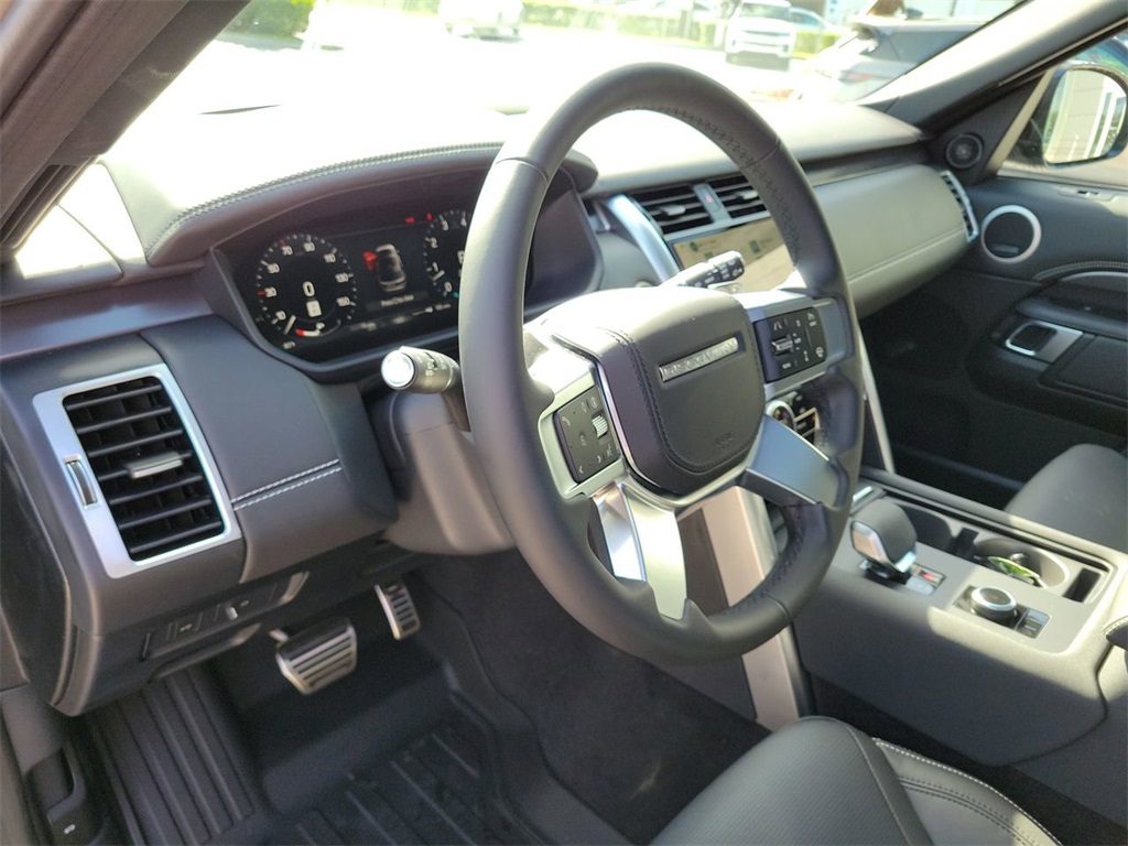 2025 Land Rover Discovery Metropolitan Edition photo 20