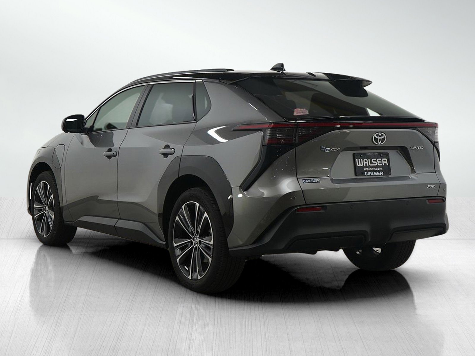 2023 Toyota bZ4X XLE photo 3