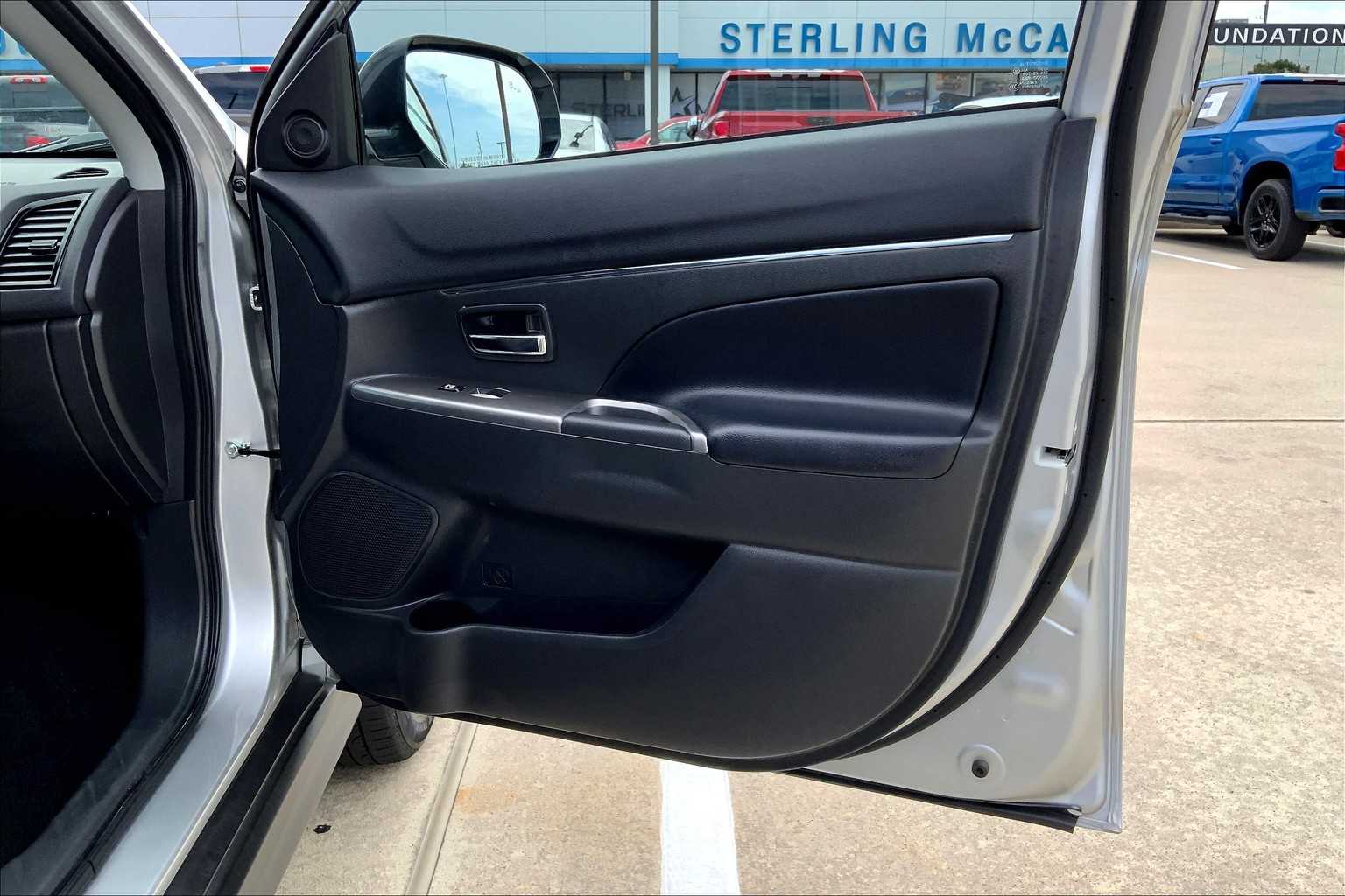 2024 Mitsubishi Outlander Sport SE photo 19