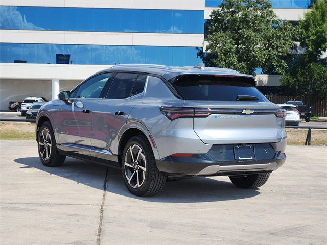 2025 Chevrolet Equinox EV 1LT photo 2