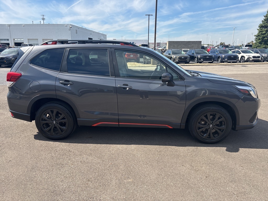 2022 Subaru Forester Sport photo 2