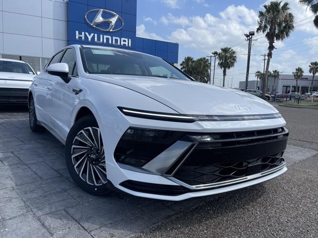 2025 Hyundai Sonata Hybrid SEL's photo