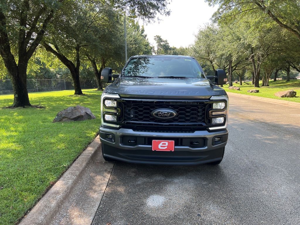 2026 Ford F-350 XLT photo 2