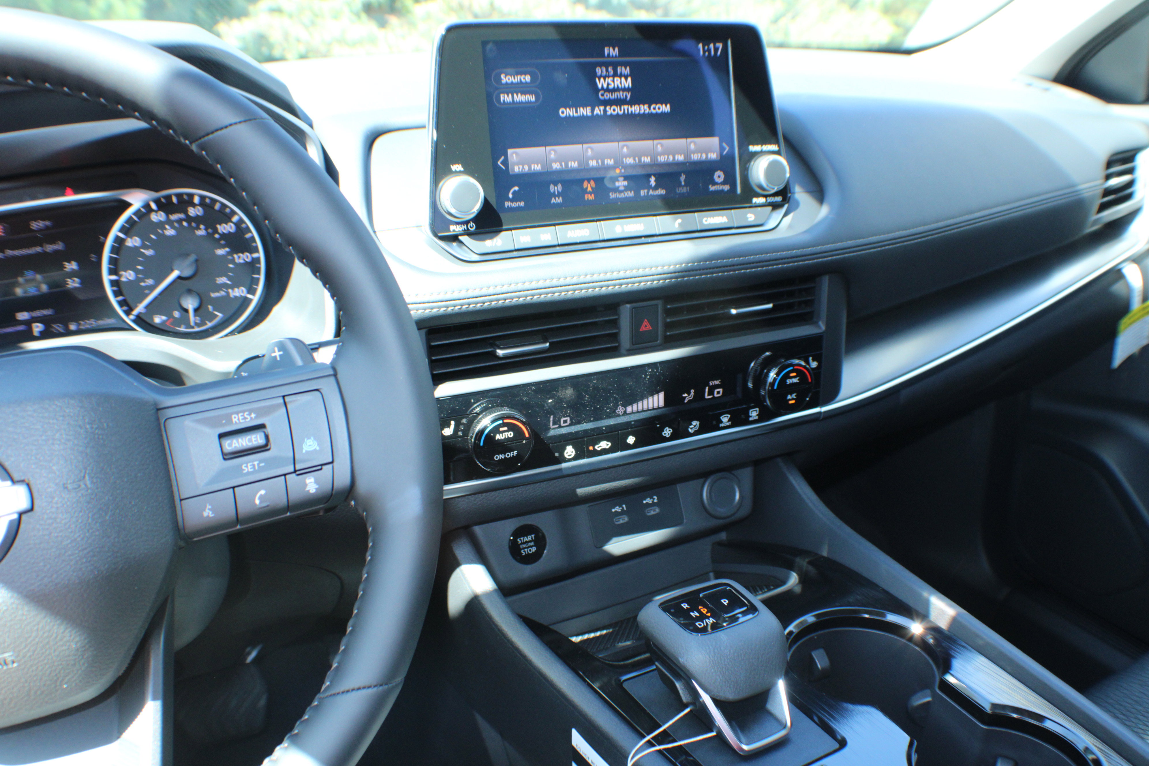 2026 Nissan Rogue SV photo 3