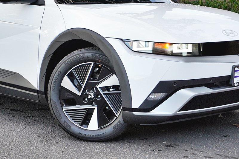 2026 Hyundai Ioniq 5 SEL photo 4