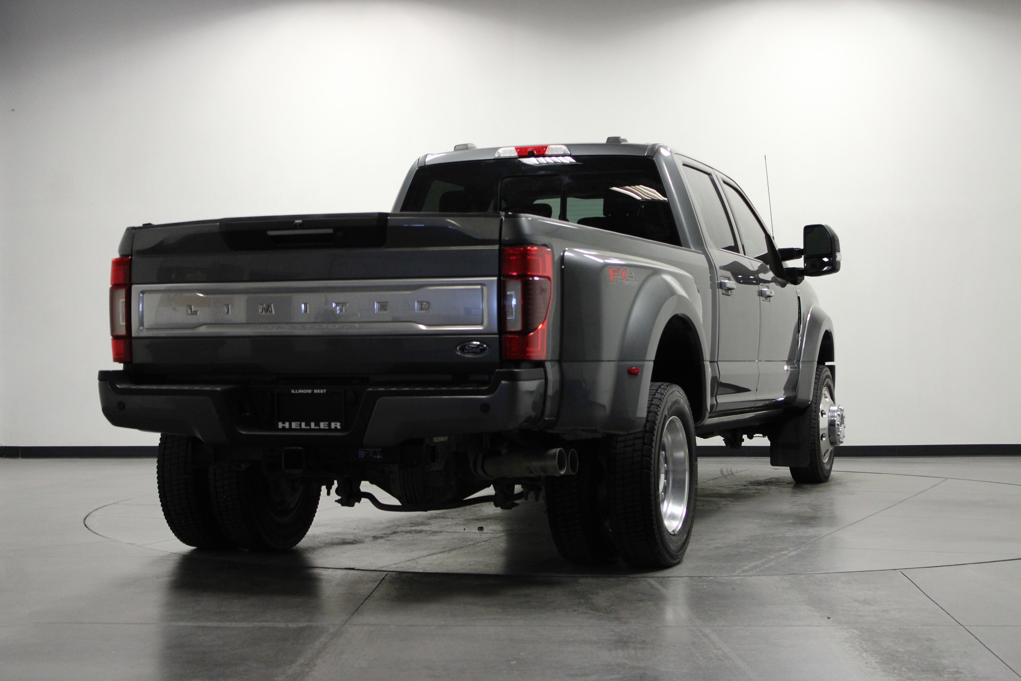 2022 Ford F-450 Limited photo 3