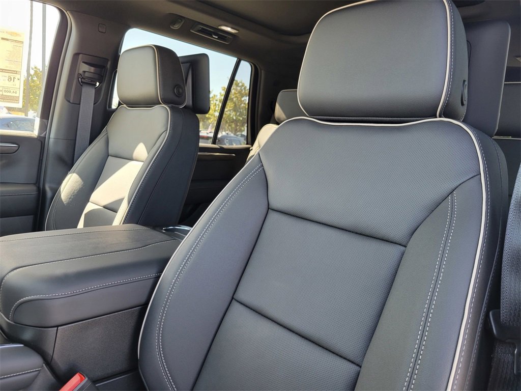 2025 Chevrolet Tahoe Premier photo 12