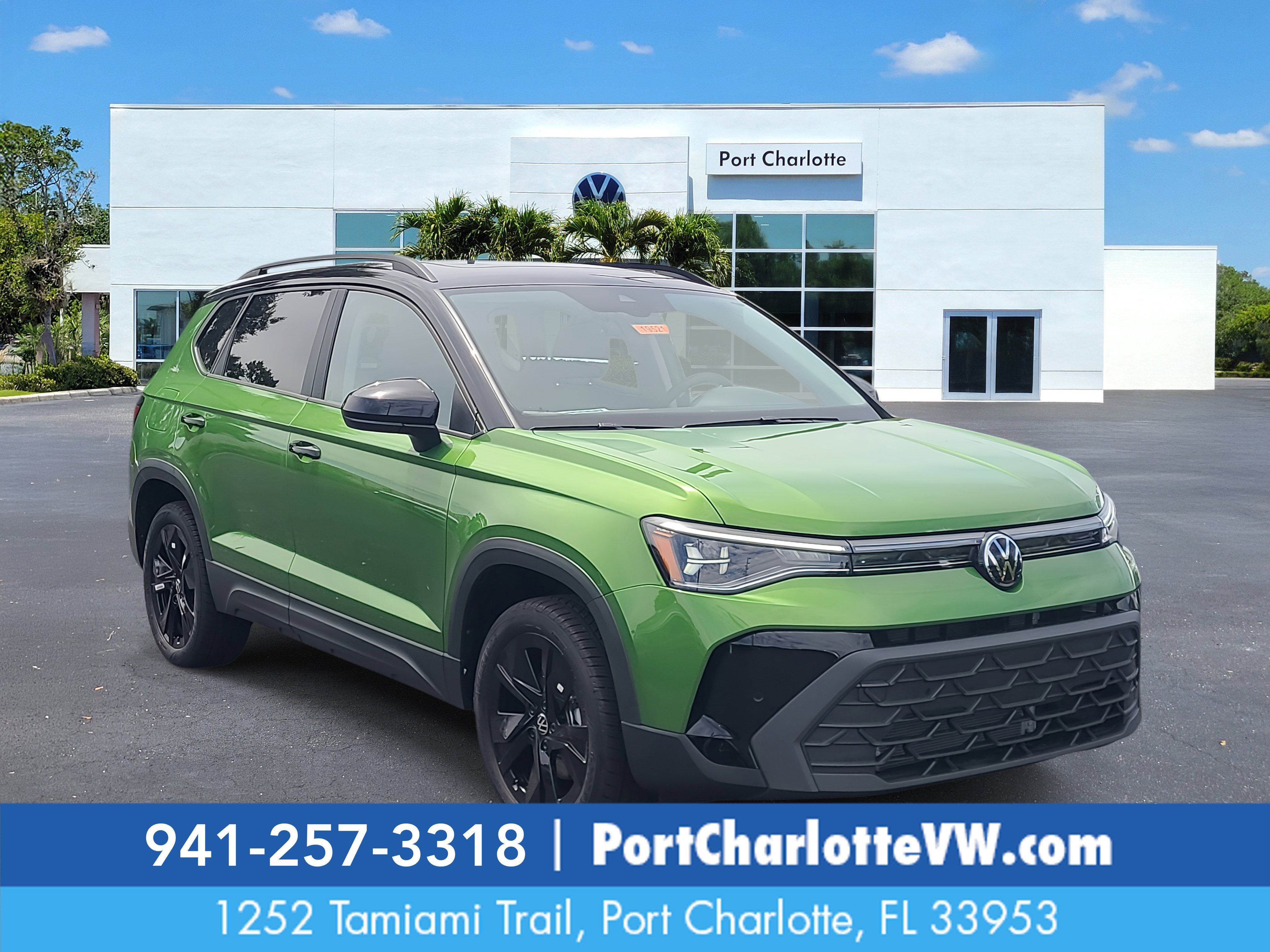 2025 Volkswagen Taos SE Black's photo