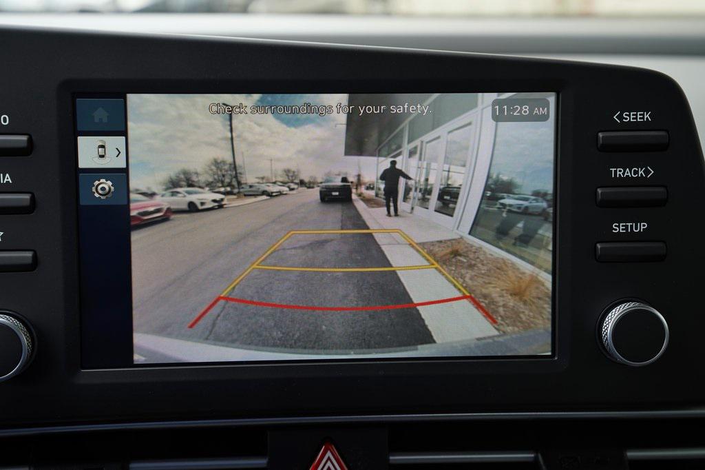 2025 Hyundai Elantra SEL Sport photo 16