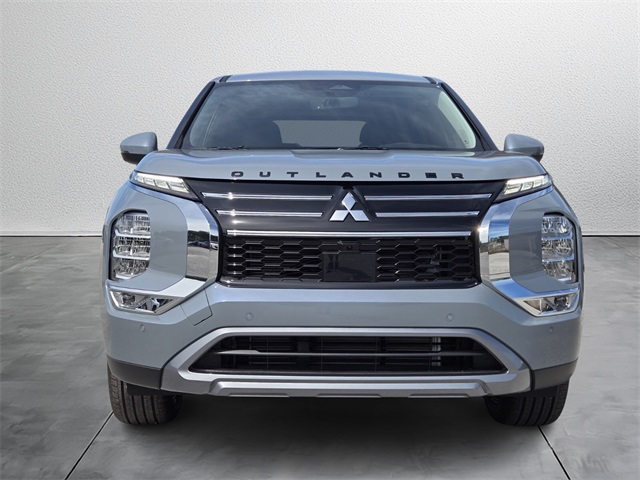 2025 Mitsubishi Outlander SE photo 2