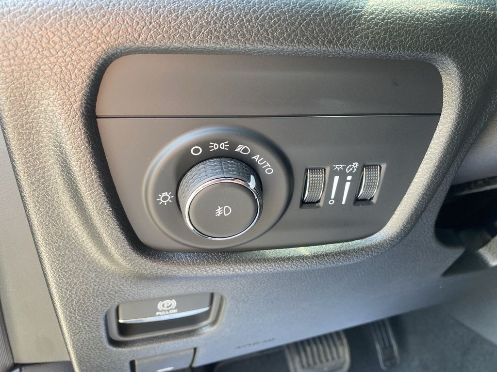 2025 Jeep Grand Cherokee Limited photo 27