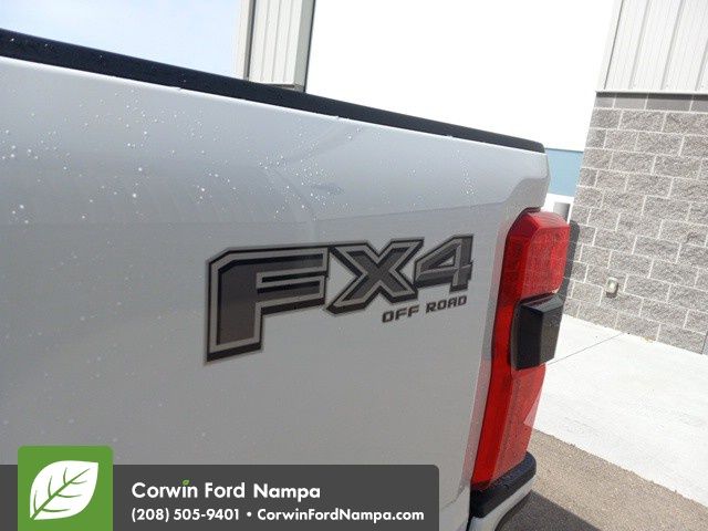 2025 Ford F-350 Lariat photo 29