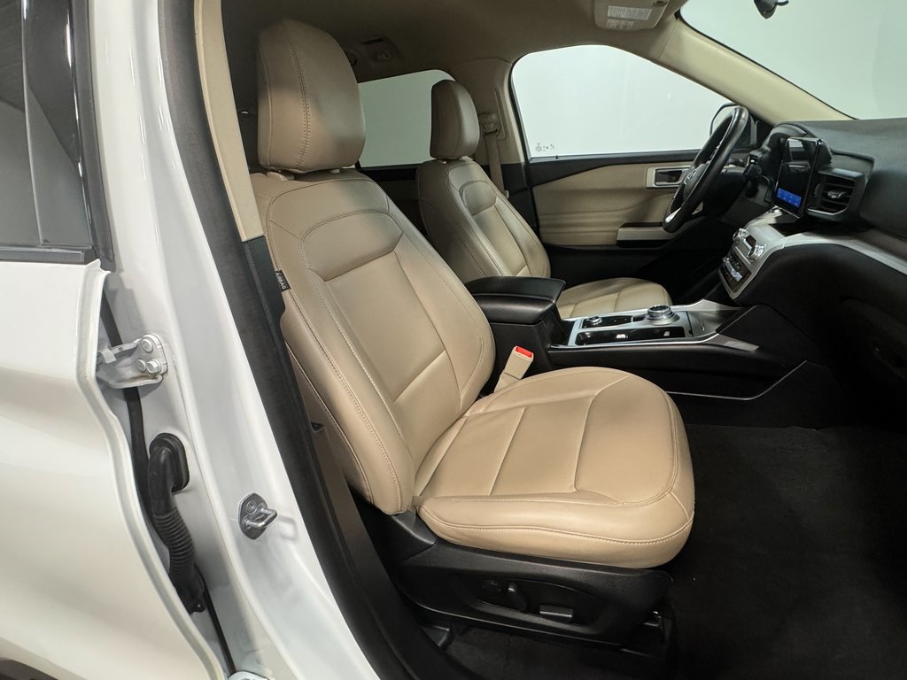 2023 Ford Explorer XLT photo 12