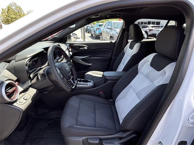 2025 Chevrolet Trax photo 9