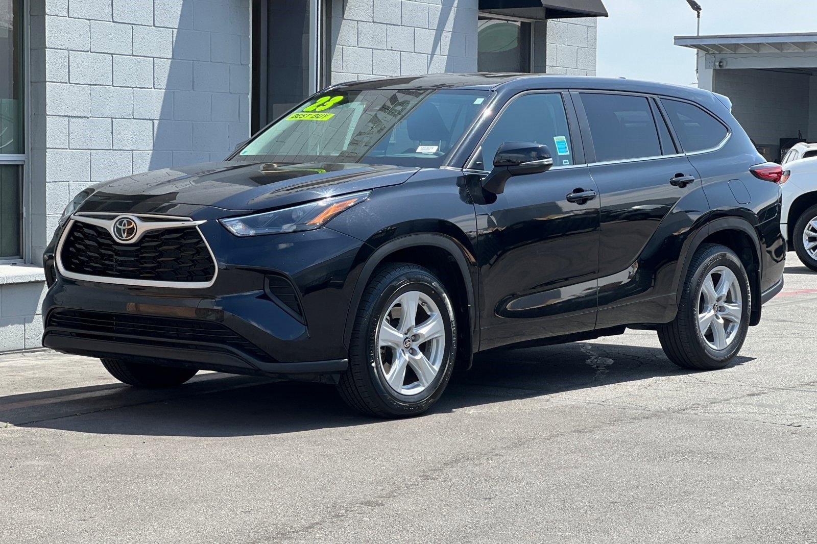 2023 Toyota Highlander L photo 8