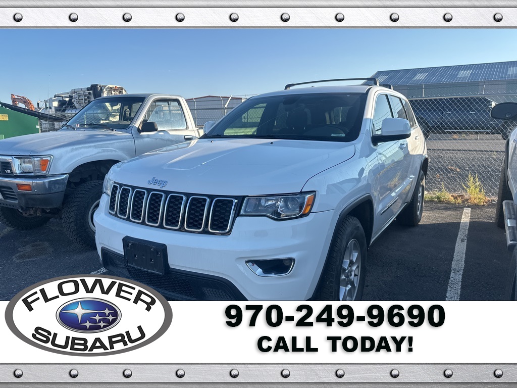 2017 Jeep Grand Cherokee Laredo photo 2